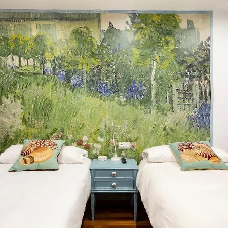 Lujoso Y Amplio Piso Con 5 Apartment *