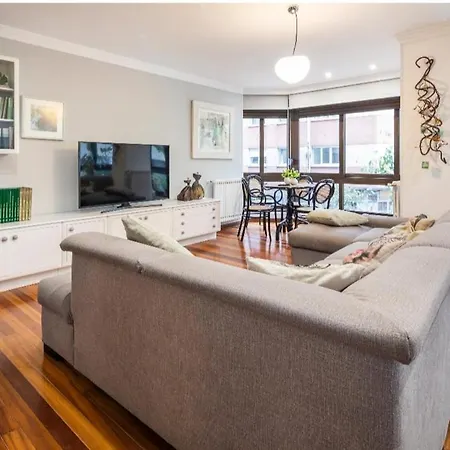 Lujoso Y Amplio Piso Con 5 * Santiago de Compostela