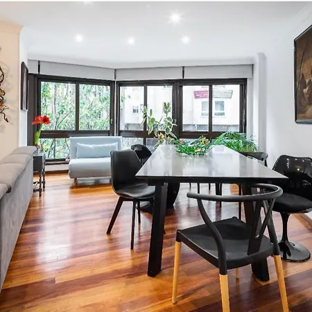 Lujoso Y Amplio Piso Con 5 Apartment