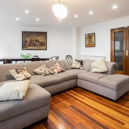 Lujoso Y Amplio Piso Con 5 *